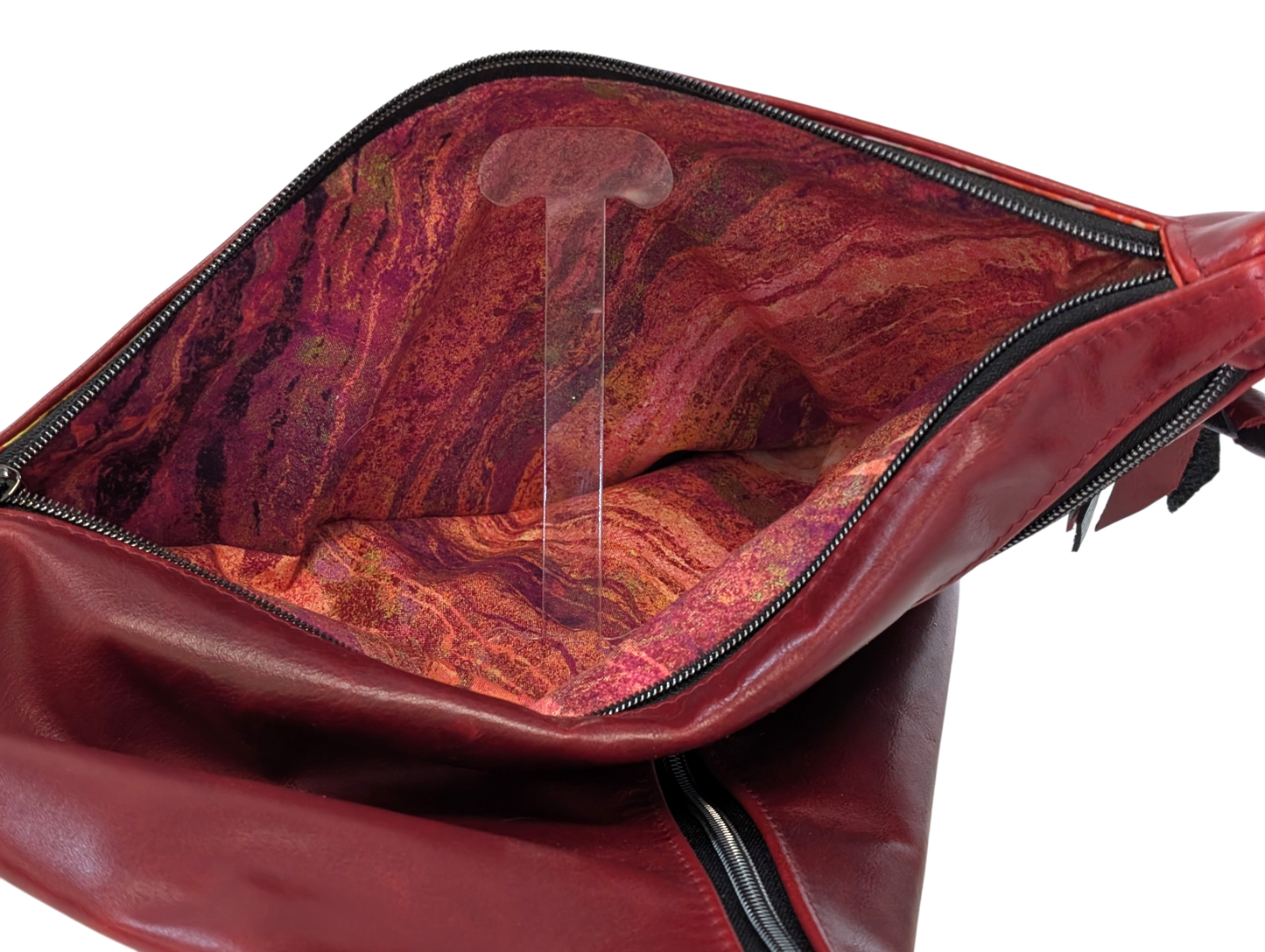 7877 Traudy Triangular Bag Sangria