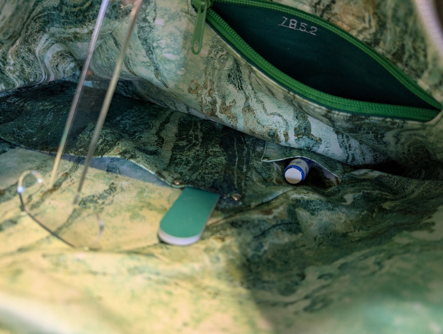 7852 Traudy Triangular Bag Dark Green