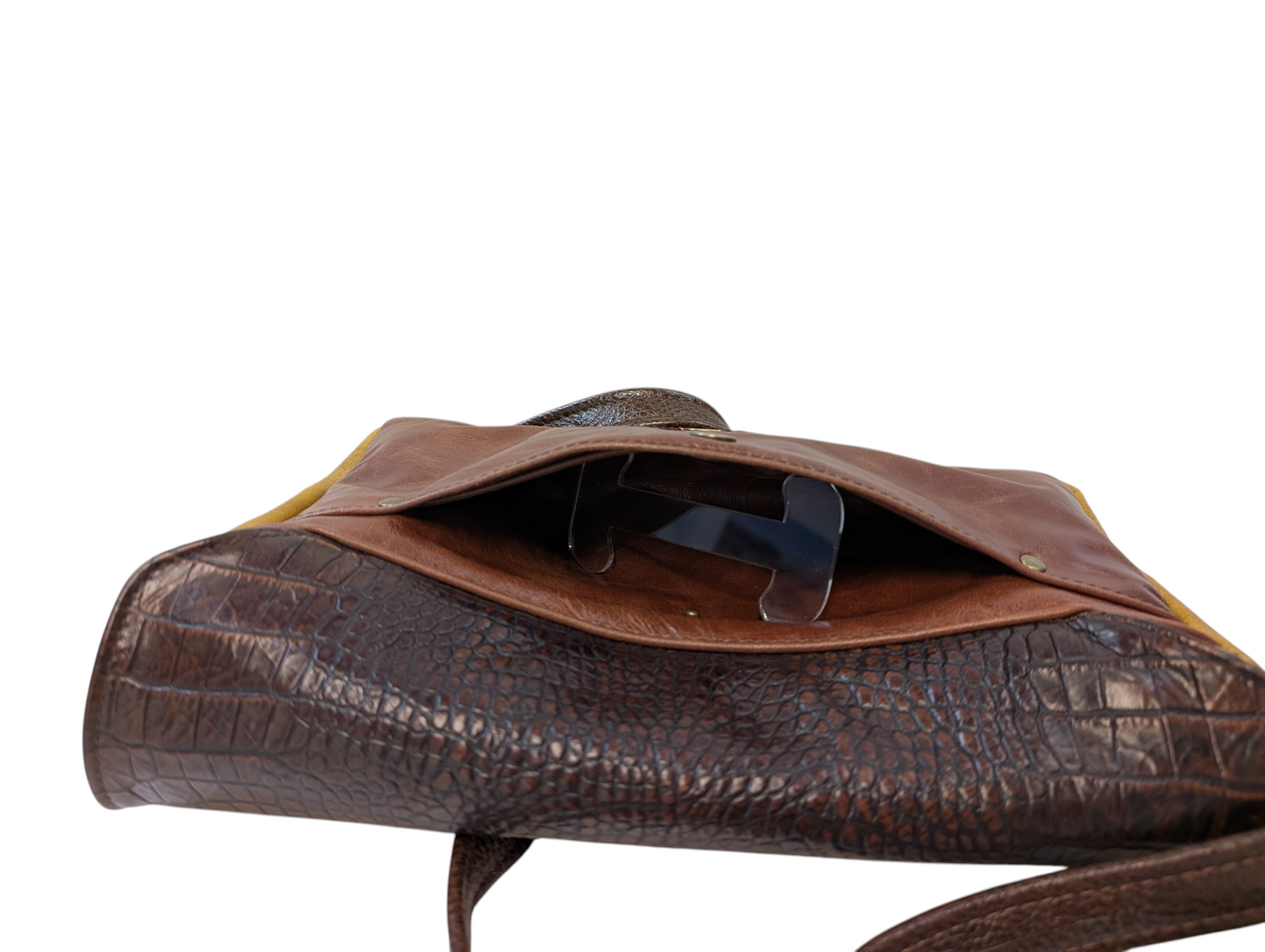 7870 Zara Embossed Flat w/Mustard Gusset