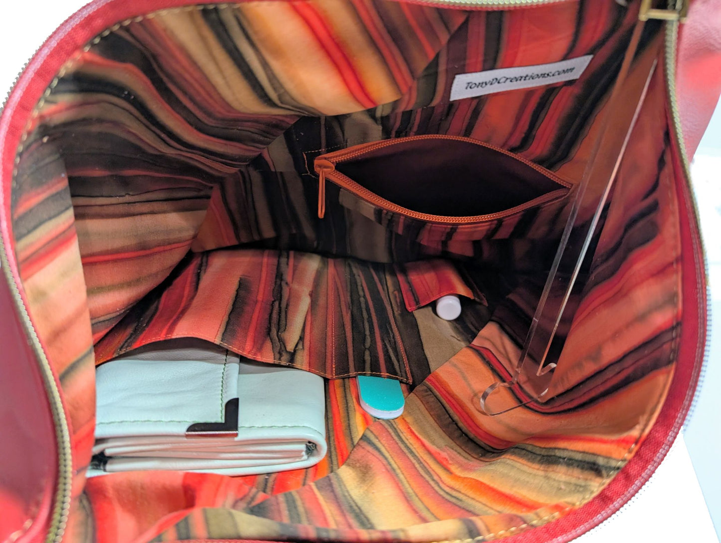 7846 Traudy Triangular Bag Burnt Red Leather