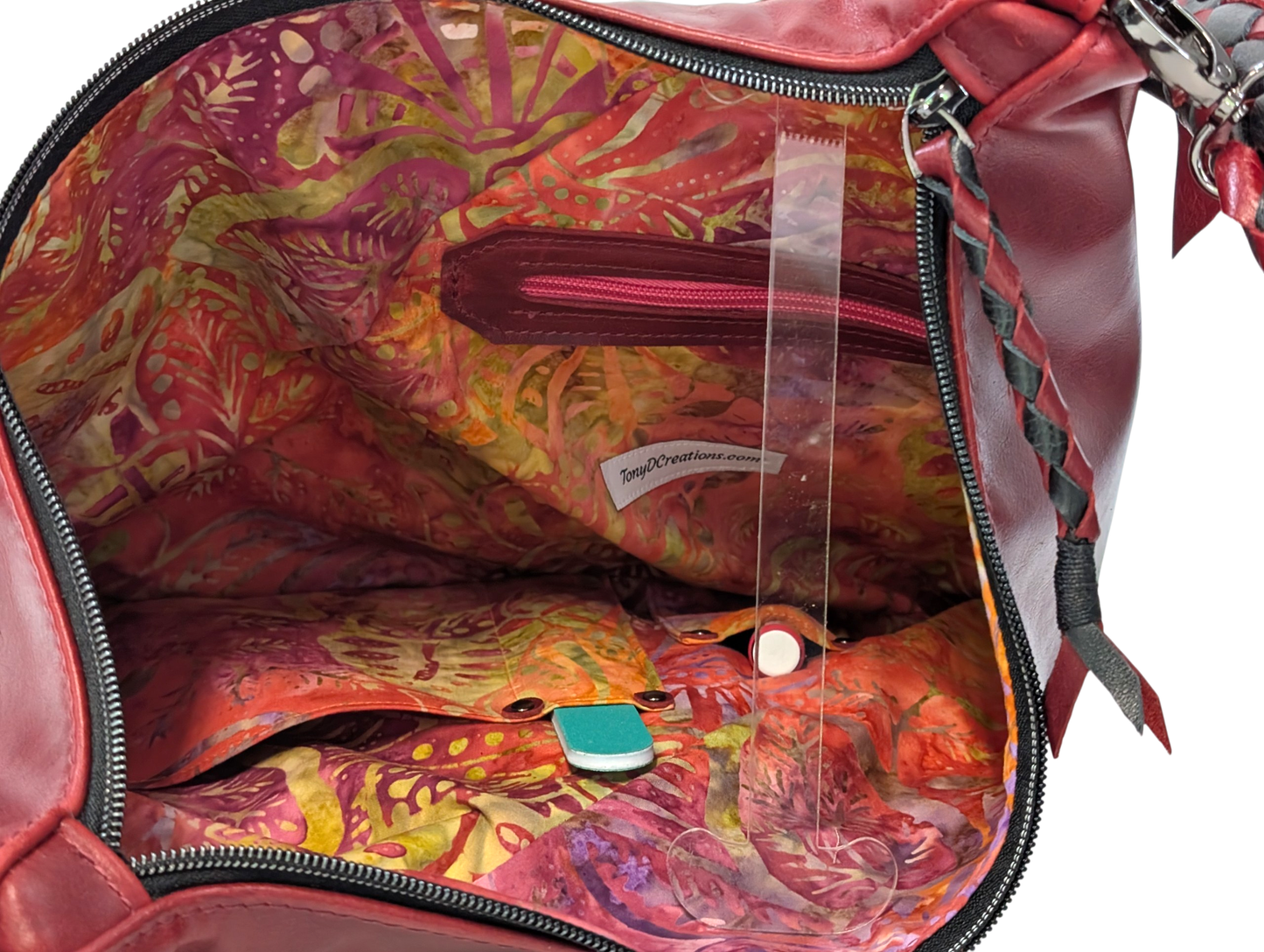 7877 Traudy Triangular Bag Sangria