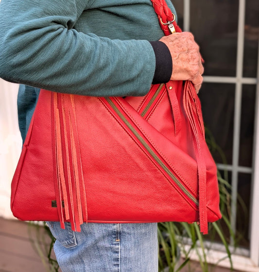 7846 Traudy Triangular Bag Burnt Red Leather