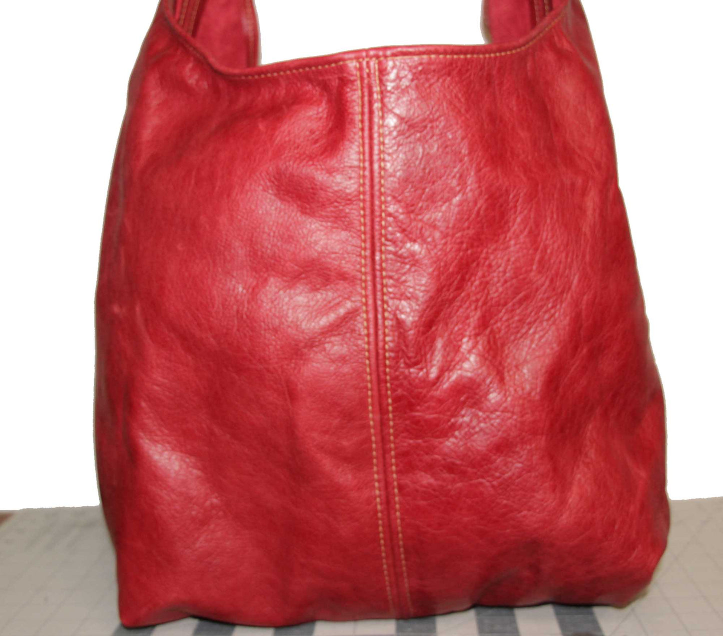 7777 Darsam Hobo Red with Marble Vinyl