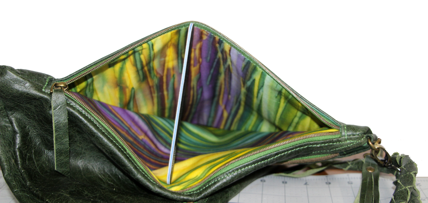 7804 Traudy Triangular Bag Green