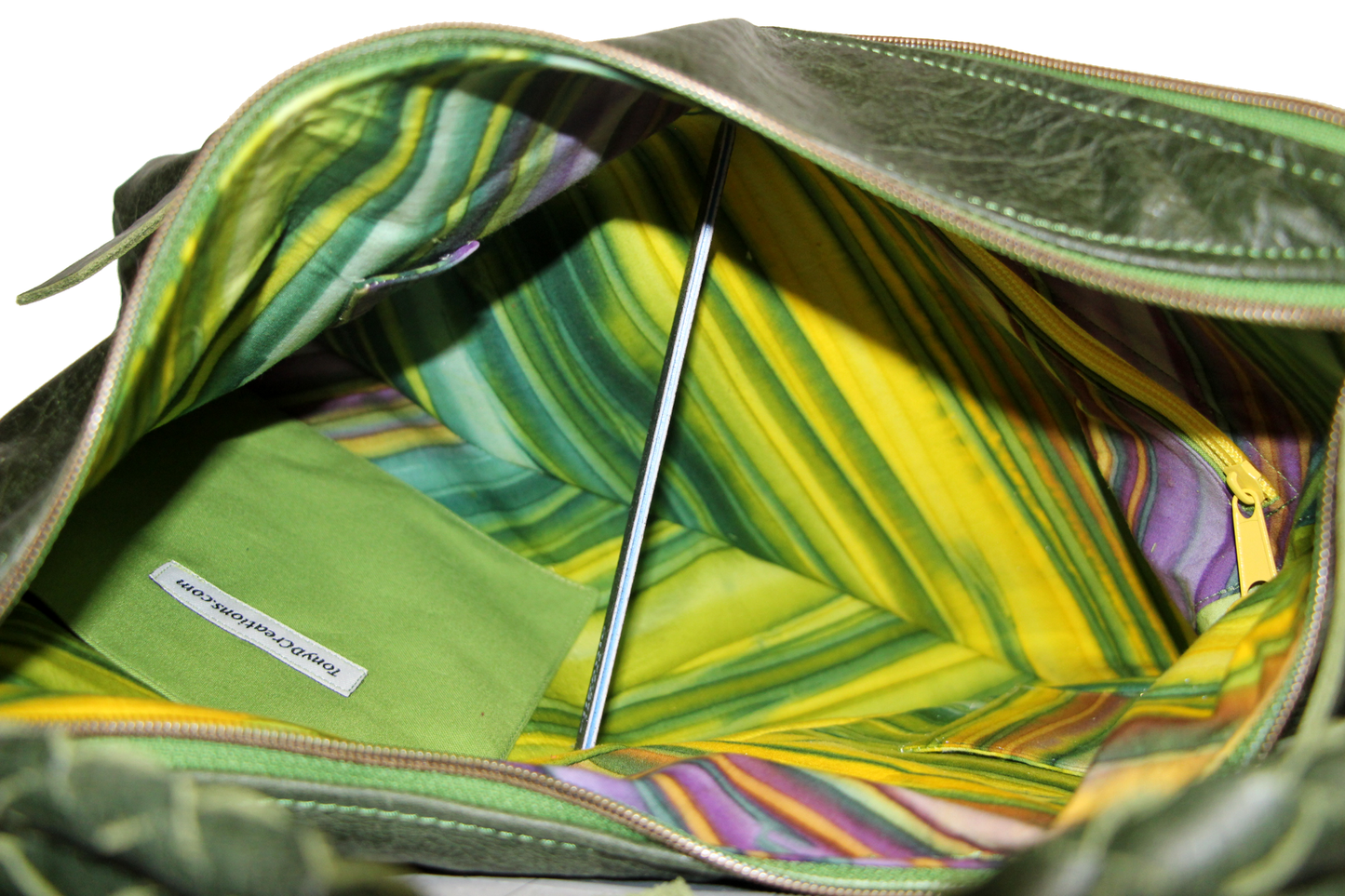 7804 Traudy Triangular Bag Green