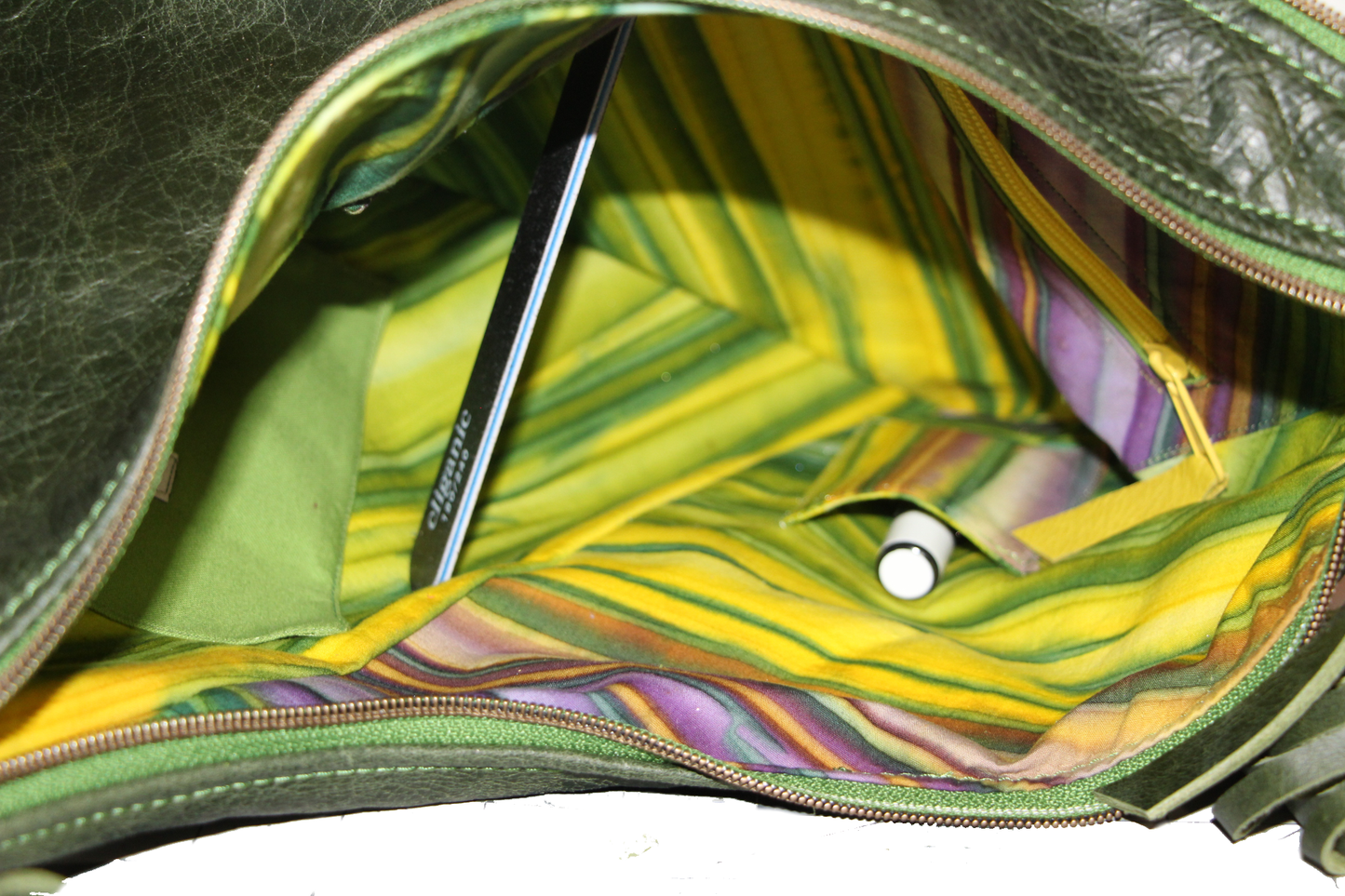 7804 Traudy Triangular Bag Green