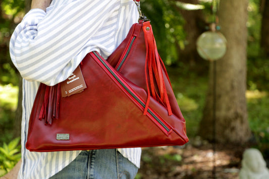 7800 Traudy Triangular Bag Sangria