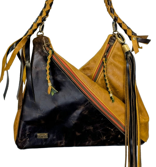 7859 Traudy Triangular Bag Mondo D-Ring