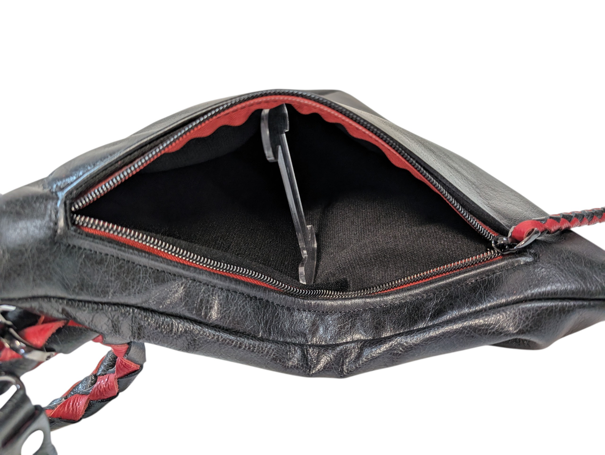 7892 Traudy Triangle Bag Black & Red CC
